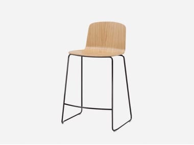 ANN - Sled base high beech stool by Inclass