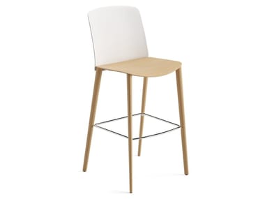 MIXU - High stackable bar stool with oak legs by Arper