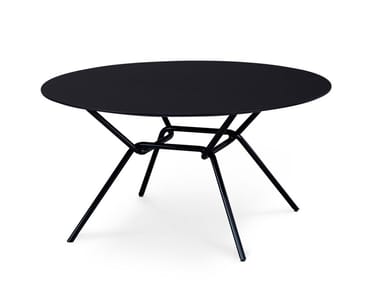 STRAIN - Round garden side table by Prostoria