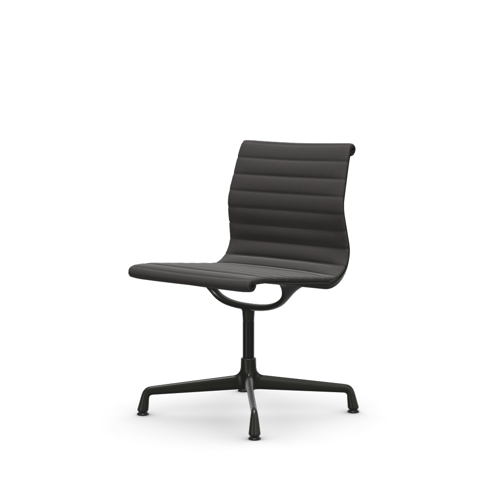 アルミニウムチェア EA 101 – ダイン（カバーマテリアル：ファブリック ホップサック）