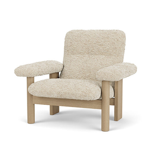 Brasilia Lounge Chair, Sheepskin by Audo Copenhagen #Sheepskin Nature / Natural Oak