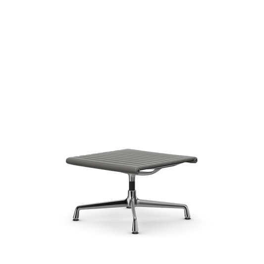 アルミニウムチェア EA 125 – ラウンジ（カバーマテリアル：ファブリックレザー）