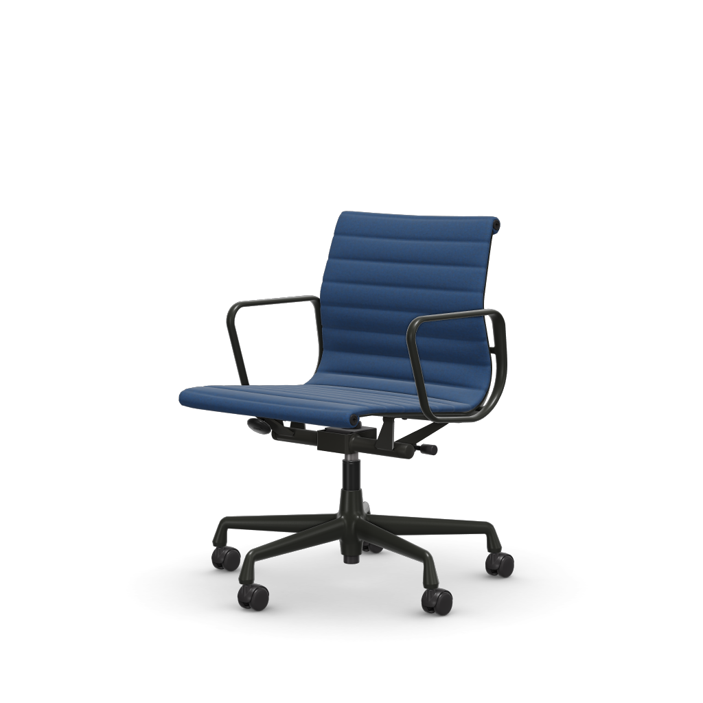 アルミニウムチェア EA 118 – ワーク（カバーマテリアル：ファブリック ホプサック）