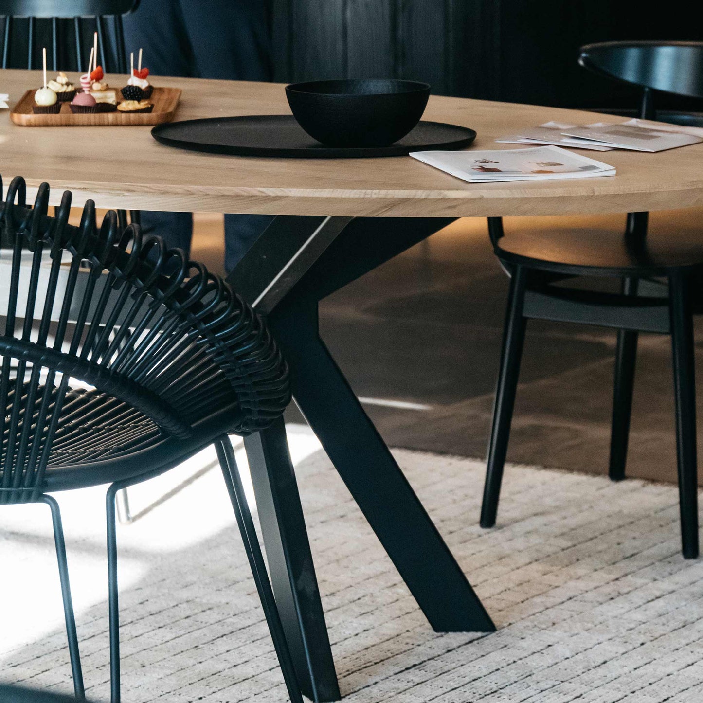 ALBERT - Ellipse steel and wood table (リクエスト情報)