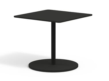 BUTTON 001 - Powder coated aluminium garden table by RODA