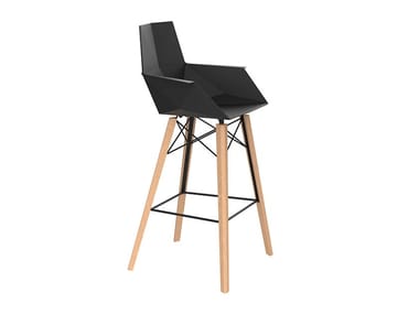 FAZ WOOD - Polypropylene barstool with armrests by Vondom