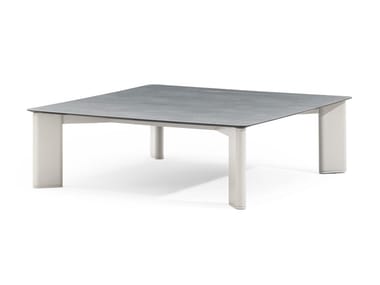 PLINTO - Square aluminium and wood garden side table by Varaschin