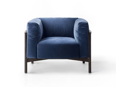 TAIKI - Upholstered armchair with armrests by Lema