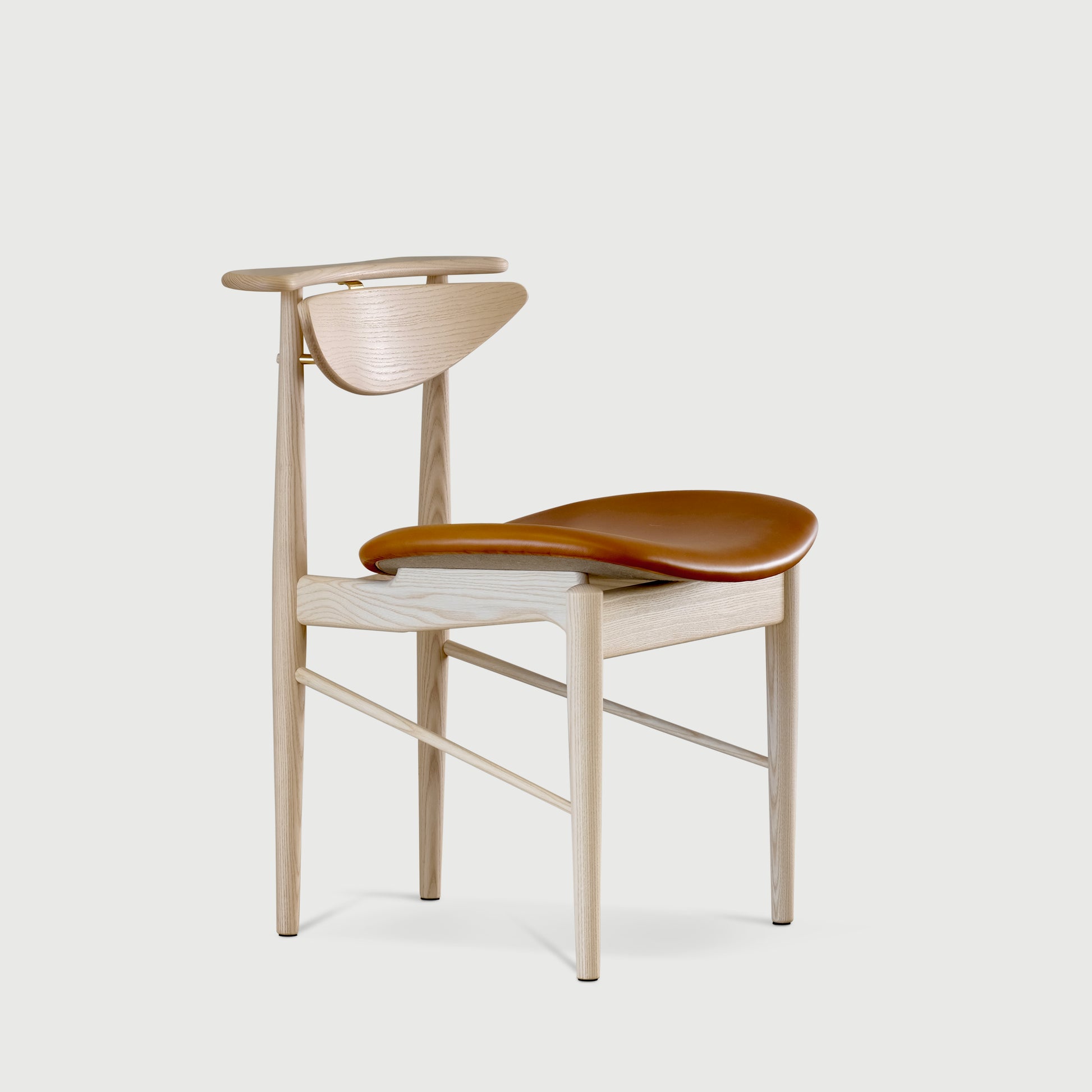 THE READING CHAIR by House of Finn Juhl #Ash Clear Oil  / Vegetal | 95 | Cognac / Walnut 