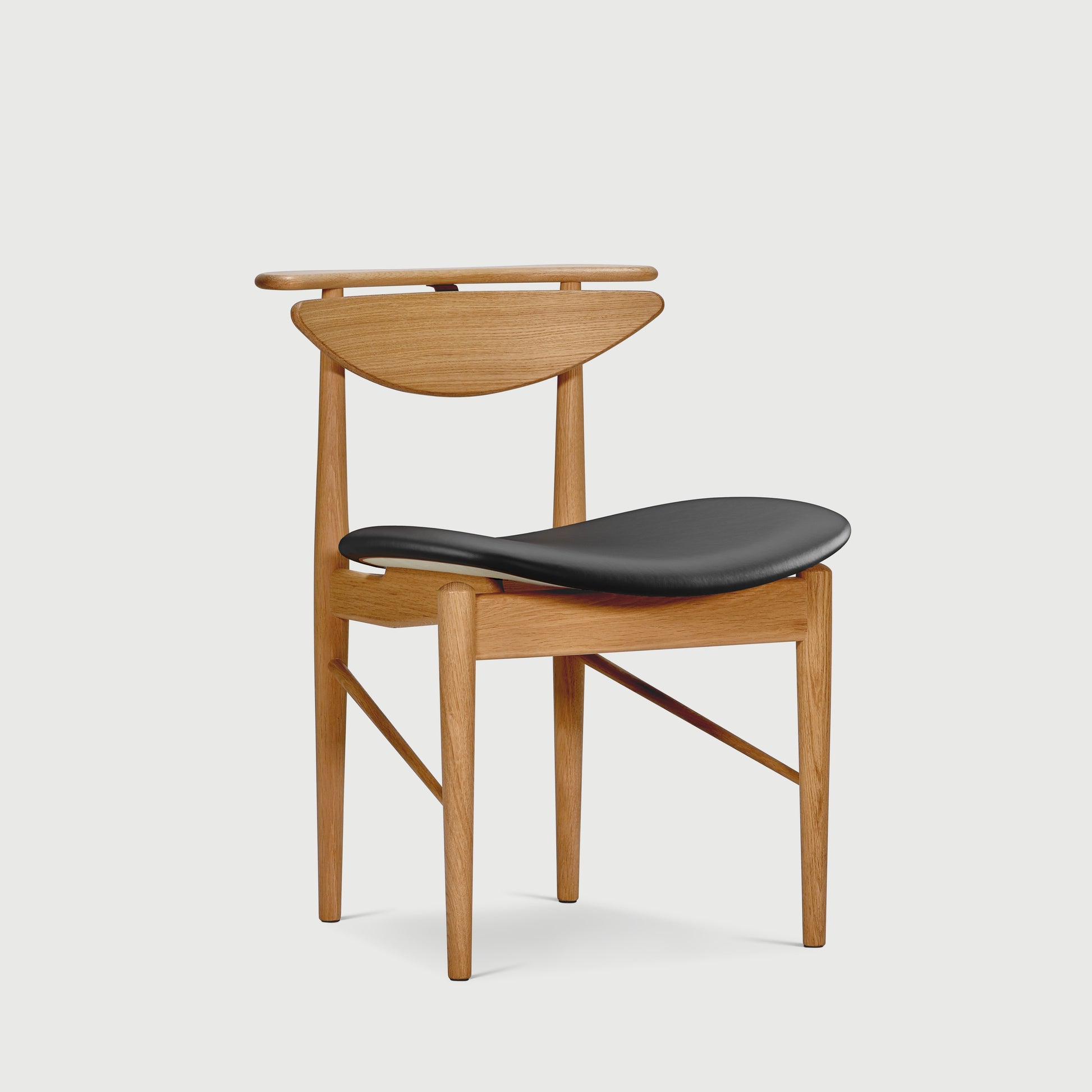 THE READING CHAIR by House of Finn Juhl #Oak Dark Oil  / Vegetal | 98 | Black 